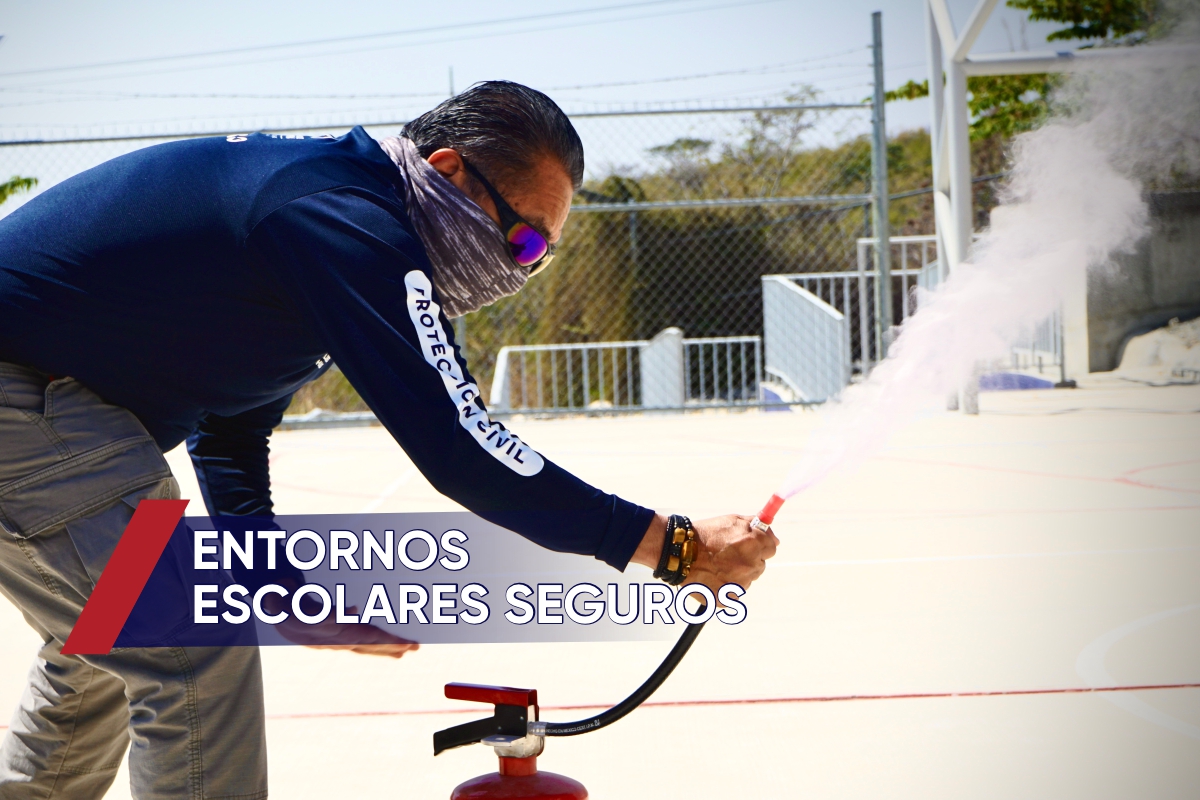 Primeros auxilios, evacuación y uso de equipo contra incendio fueron parte de la jornada de capacitación.